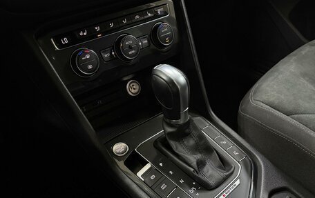 Volkswagen Tiguan II, 2017 год, 2 657 000 рублей, 13 фотография