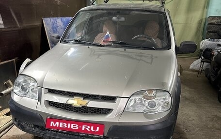 Chevrolet Niva I рестайлинг, 2011 год, 450 000 рублей, 1 фотография