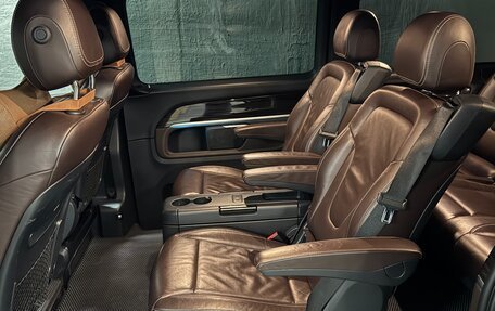 Mercedes-Benz V-Класс, 2016 год, 3 500 000 рублей, 14 фотография