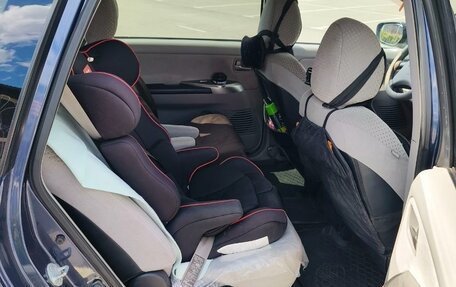 Mitsubishi Grandis, 2004 год, 650 000 рублей, 8 фотография