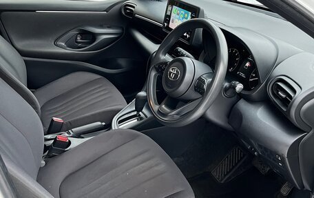 Toyota Yaris, 2020 год, 1 175 000 рублей, 7 фотография