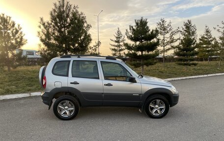Chevrolet Niva I рестайлинг, 2016 год, 700 000 рублей, 4 фотография