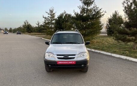 Chevrolet Niva I рестайлинг, 2016 год, 700 000 рублей, 2 фотография