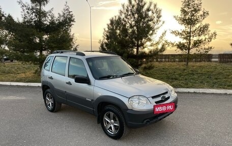 Chevrolet Niva I рестайлинг, 2016 год, 700 000 рублей, 3 фотография