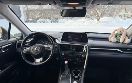 Lexus RX IV рестайлинг, 2022 год, 6 400 000 рублей, 9 фотография