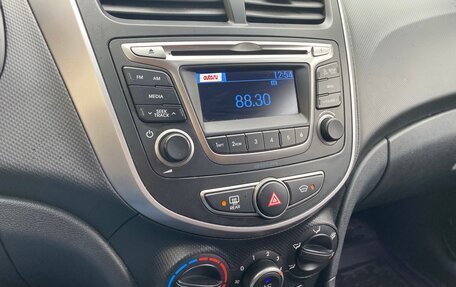 Hyundai Solaris II рестайлинг, 2014 год, 900 000 рублей, 12 фотография