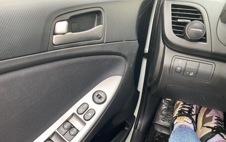 Hyundai Solaris II рестайлинг, 2014 год, 900 000 рублей, 13 фотография