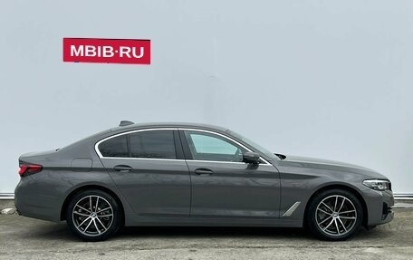 BMW 5 серия, 2022 год, 4 800 000 рублей, 4 фотография