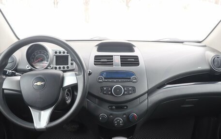 Chevrolet Spark III, 2011 год, 590 000 рублей, 7 фотография