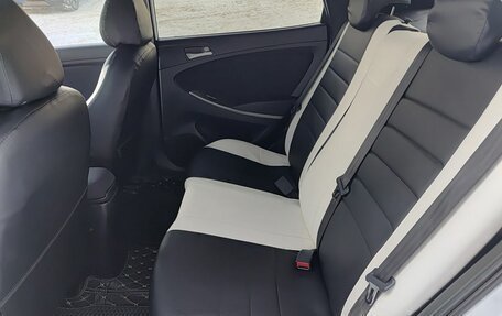 Hyundai Solaris II рестайлинг, 2015 год, 899 800 рублей, 15 фотография