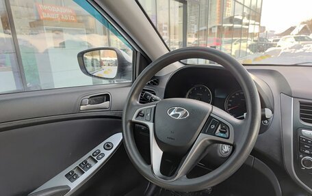 Hyundai Solaris II рестайлинг, 2015 год, 899 800 рублей, 23 фотография