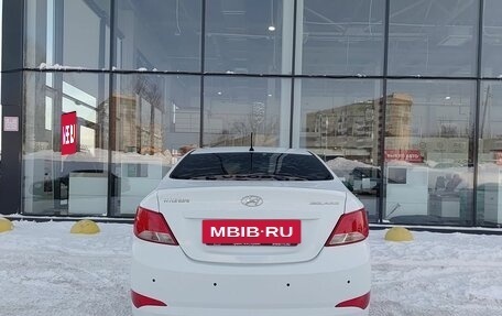 Hyundai Solaris II рестайлинг, 2015 год, 899 800 рублей, 7 фотография