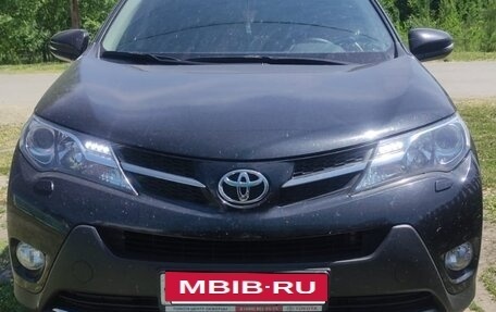 Toyota RAV4, 2015 год, 2 250 000 рублей, 4 фотография