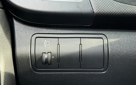 Hyundai Solaris II рестайлинг, 2011 год, 825 000 рублей, 14 фотография