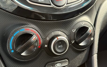 Hyundai Solaris II рестайлинг, 2011 год, 825 000 рублей, 19 фотография