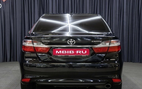 Toyota Camry, 2017 год, 1 949 000 рублей, 6 фотография