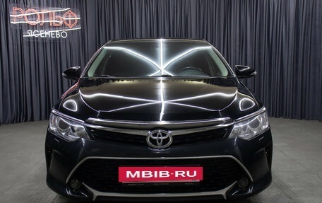 Toyota Camry, 2017 год, 1 949 000 рублей, 2 фотография