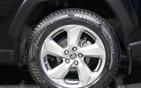 Toyota RAV4, 2021 год, 3 898 000 рублей, 22 фотография