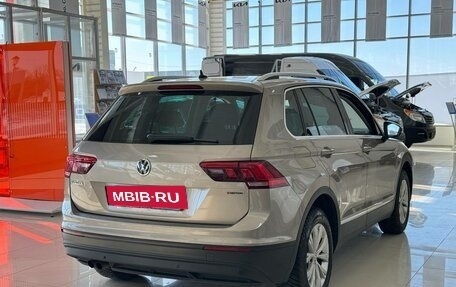 Volkswagen Tiguan II, 2018 год, 2 800 000 рублей, 8 фотография