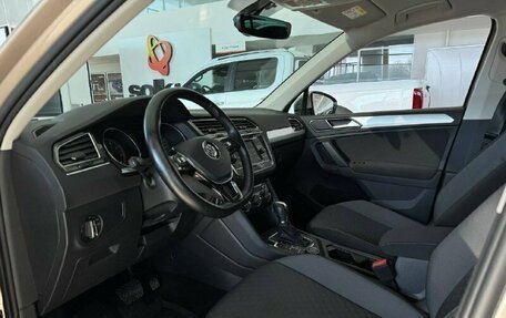 Volkswagen Tiguan II, 2018 год, 2 800 000 рублей, 14 фотография