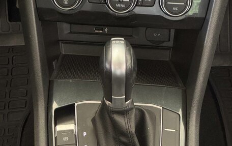 Volkswagen Tiguan II, 2018 год, 2 800 000 рублей, 16 фотография