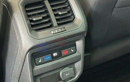 Volkswagen Tiguan II, 2018 год, 2 800 000 рублей, 23 фотография