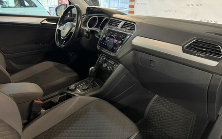 Volkswagen Tiguan II, 2019 год, 2 400 000 рублей, 19 фотография