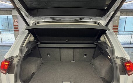 Volkswagen Tiguan II, 2019 год, 2 400 000 рублей, 25 фотография