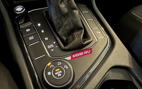 Volkswagen Tiguan II, 2019 год, 2 400 000 рублей, 23 фотография