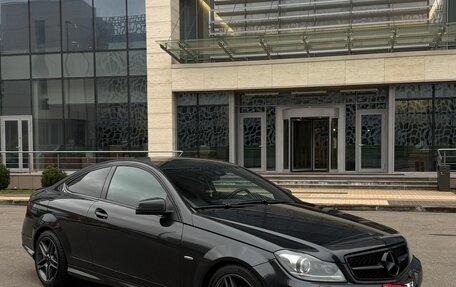 Mercedes-Benz C-Класс, 2011 год, 1 300 000 рублей, 1 фотография