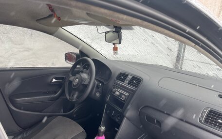 Volkswagen Polo VI (EU Market), 2012 год, 410 000 рублей, 10 фотография