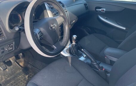 Toyota Corolla, 2011 год, 880 000 рублей, 2 фотография