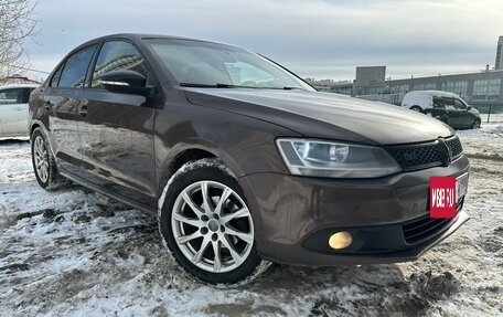 Volkswagen Jetta VI, 2014 год, 980 000 рублей, 2 фотография