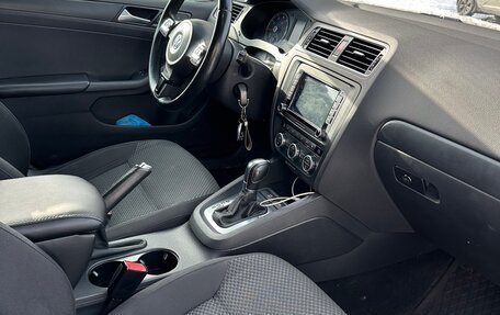 Volkswagen Jetta VI, 2014 год, 980 000 рублей, 15 фотография