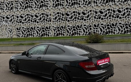 Mercedes-Benz C-Класс, 2011 год, 1 300 000 рублей, 5 фотография