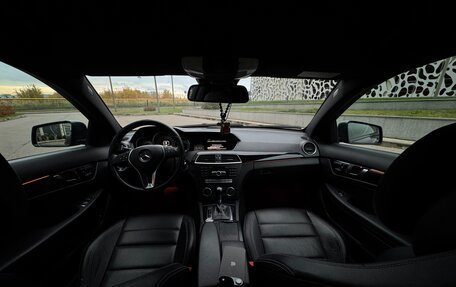 Mercedes-Benz C-Класс, 2011 год, 1 300 000 рублей, 7 фотография