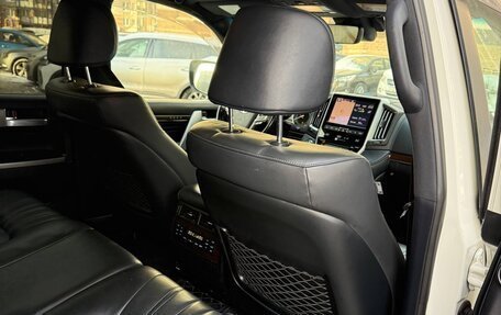 Toyota Land Cruiser 200, 2020 год, 9 000 000 рублей, 12 фотография