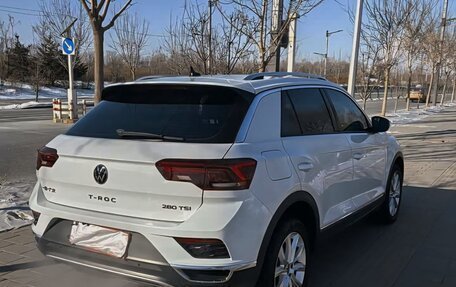 Volkswagen T-Roc I, 2022 год, 1 800 000 рублей, 6 фотография