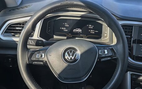 Volkswagen T-Roc I, 2022 год, 1 800 000 рублей, 10 фотография