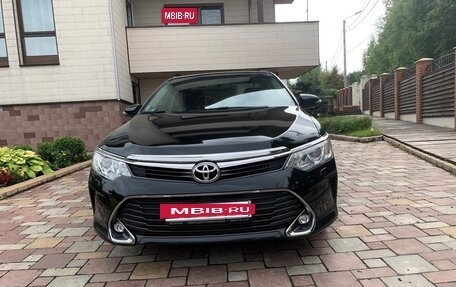 Toyota Camry, 2017 год, 2 510 000 рублей, 2 фотография