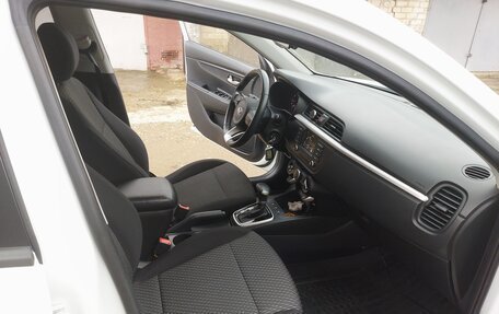 KIA Rio IV, 2018 год, 1 550 000 рублей, 13 фотография