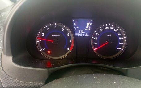 Hyundai Solaris II рестайлинг, 2012 год, 390 000 рублей, 10 фотография