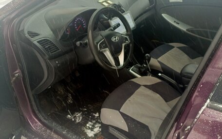 Hyundai Solaris II рестайлинг, 2012 год, 390 000 рублей, 9 фотография