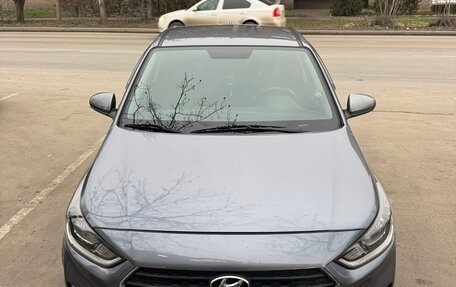 Hyundai Solaris II рестайлинг, 2017 год, 1 150 000 рублей, 2 фотография