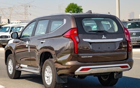 Mitsubishi Pajero Sport III рестайлинг, 2023 год, 4 050 000 рублей, 3 фотография