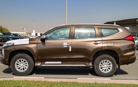 Mitsubishi Pajero Sport III рестайлинг, 2023 год, 4 050 000 рублей, 5 фотография