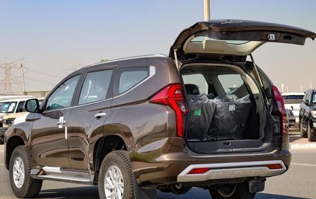 Mitsubishi Pajero Sport III рестайлинг, 2023 год, 4 050 000 рублей, 8 фотография