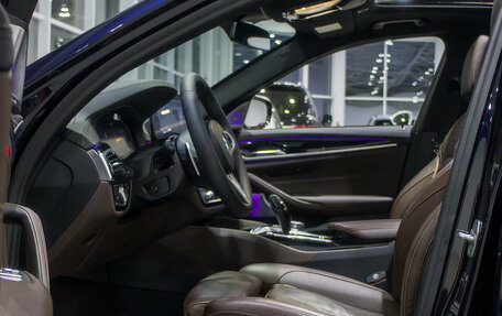 BMW 5 серия, 2021 год, 5 800 000 рублей, 15 фотография