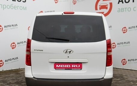 Hyundai H-1 II рестайлинг, 2011 год, 1 650 000 рублей, 6 фотография