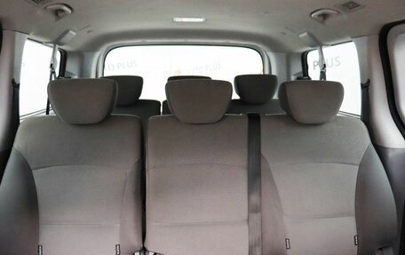 Hyundai H-1 II рестайлинг, 2011 год, 1 650 000 рублей, 17 фотография